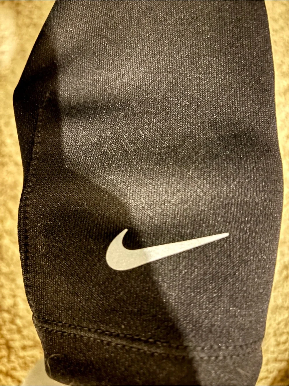 NIKE Dri-FIT Long Sleeve Quarter Zip - Black- Youth XL Unisex MSRP 65$
